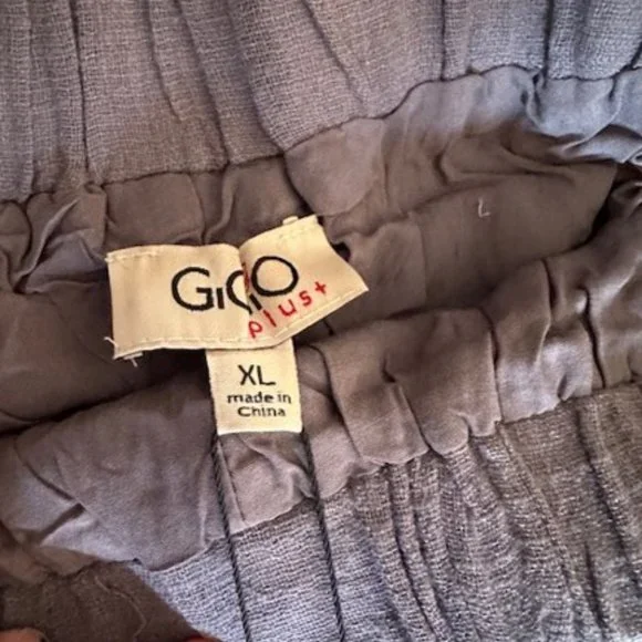 Dark Grey Raw Edge Short  (2)  P5141XL    NWT Boutique - Picture 3 of 7